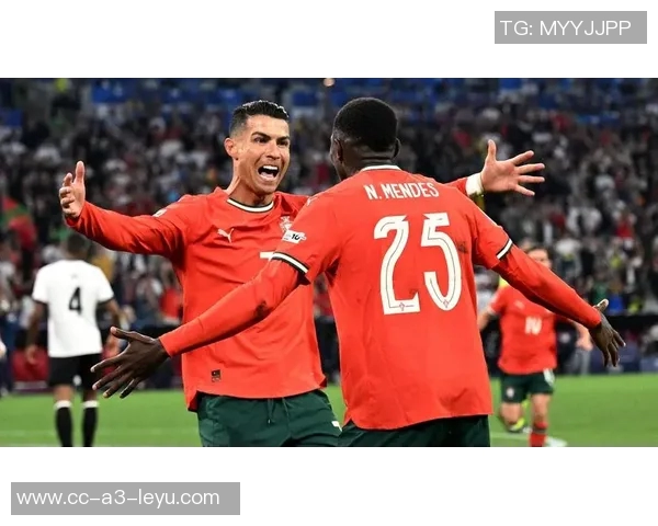 马丁内斯强调世界杯冠军球队是夺冠热门C罗依旧在球队中扮演重要角色 马丁内斯强调世界杯冠军球队是夺冠热门C罗依旧在球队中扮演重要角色